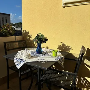 Appartamento Grelly's House - In - 50 Meters From The Metro, Roma